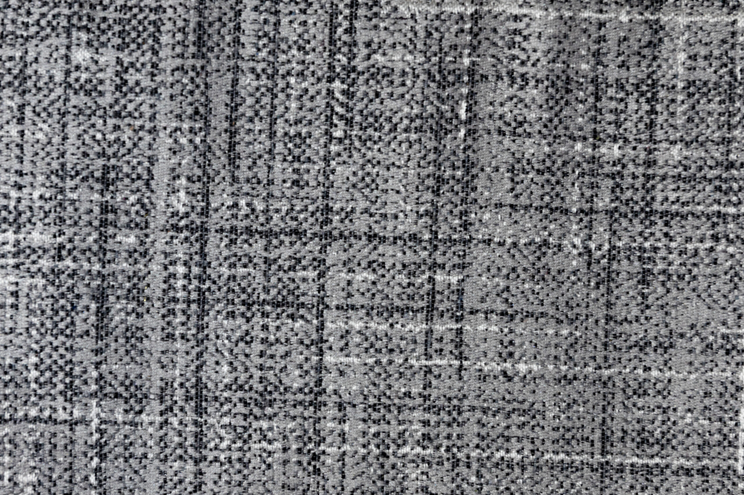 552